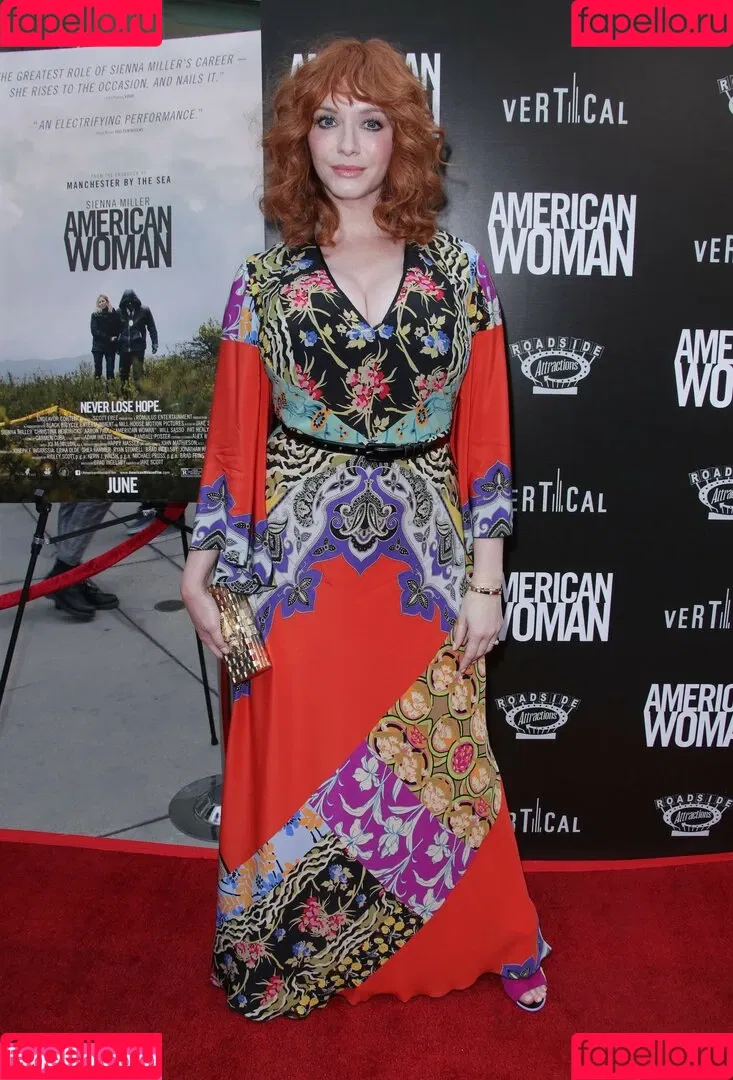 Christina Hendricks / actuallychristinahendricks Onlyfans Photo Gallery 