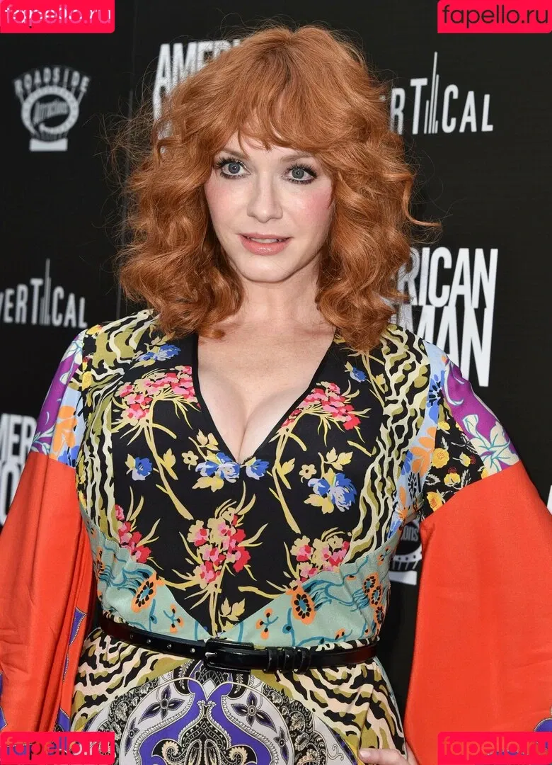 Christina Hendricks / actuallychristinahendricks Onlyfans Photo Gallery 