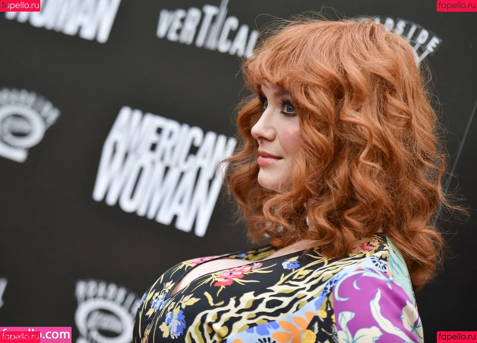 Christina Hendricks / actuallychristinahendricks Onlyfans Photo Gallery 
