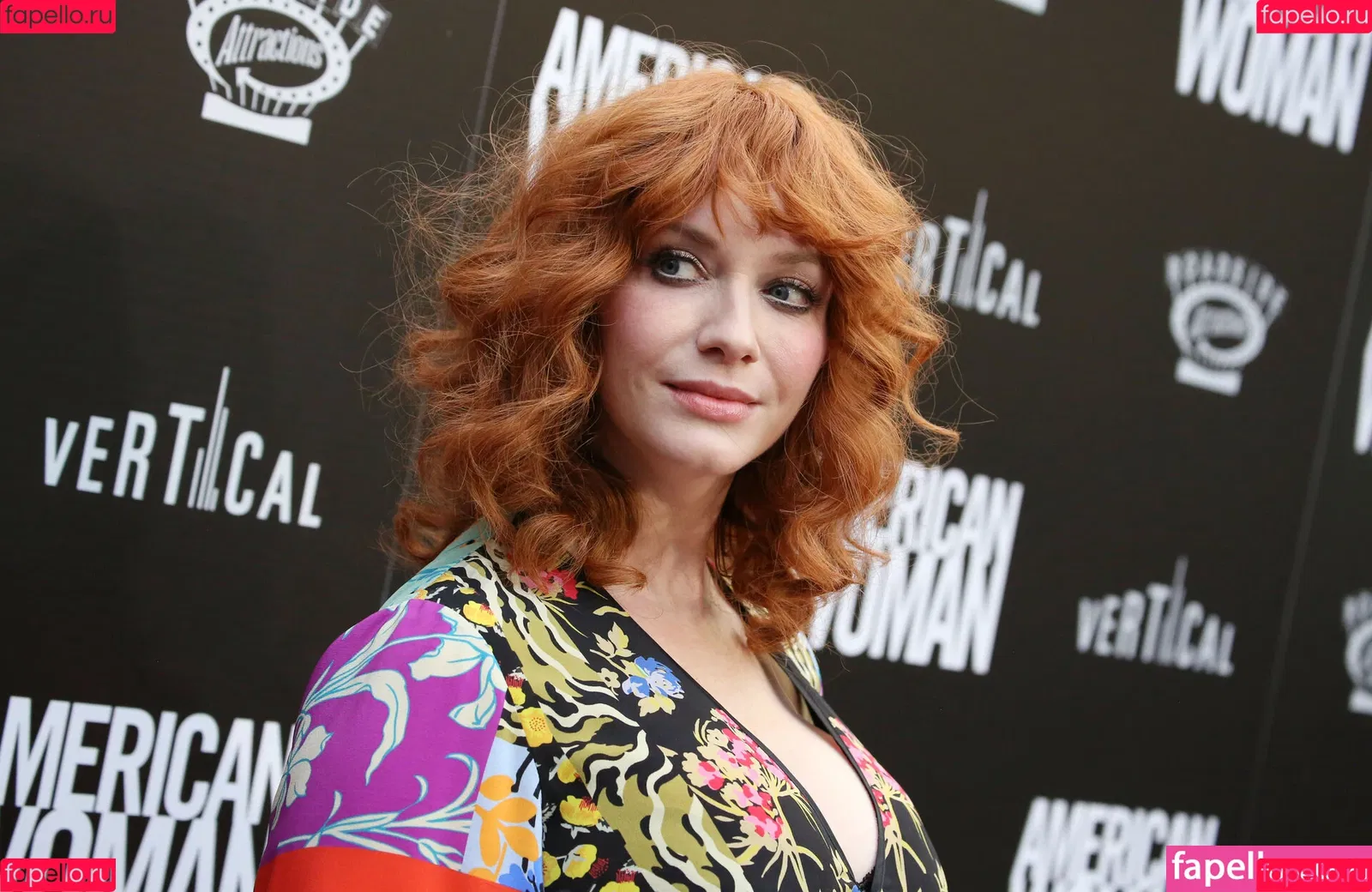 Christina Hendricks / actuallychristinahendricks Onlyfans Photo Gallery 