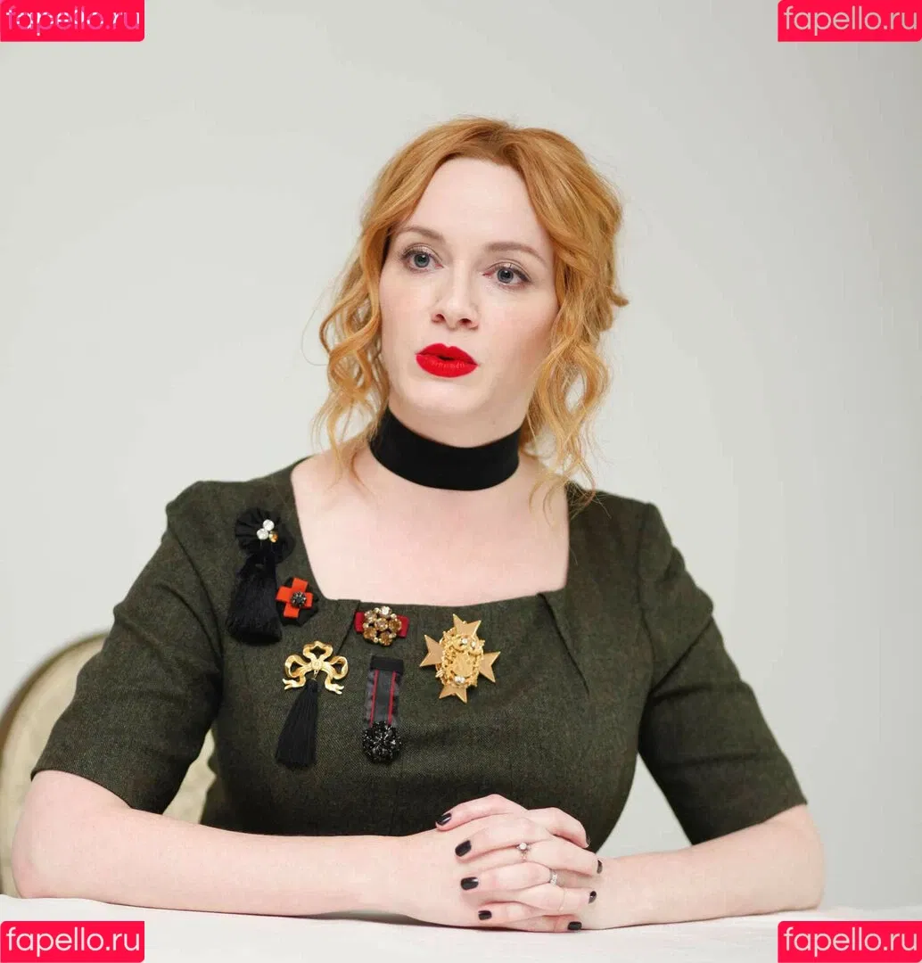 Christina Hendricks / actuallychristinahendricks Onlyfans Photo Gallery 