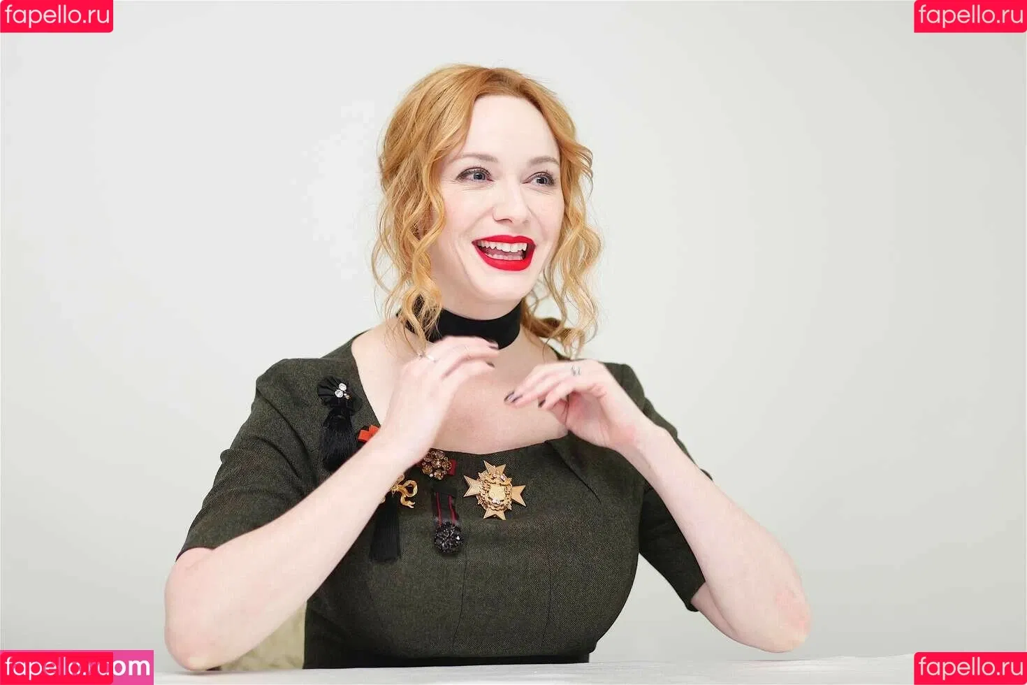 Christina Hendricks / actuallychristinahendricks Onlyfans Photo Gallery 