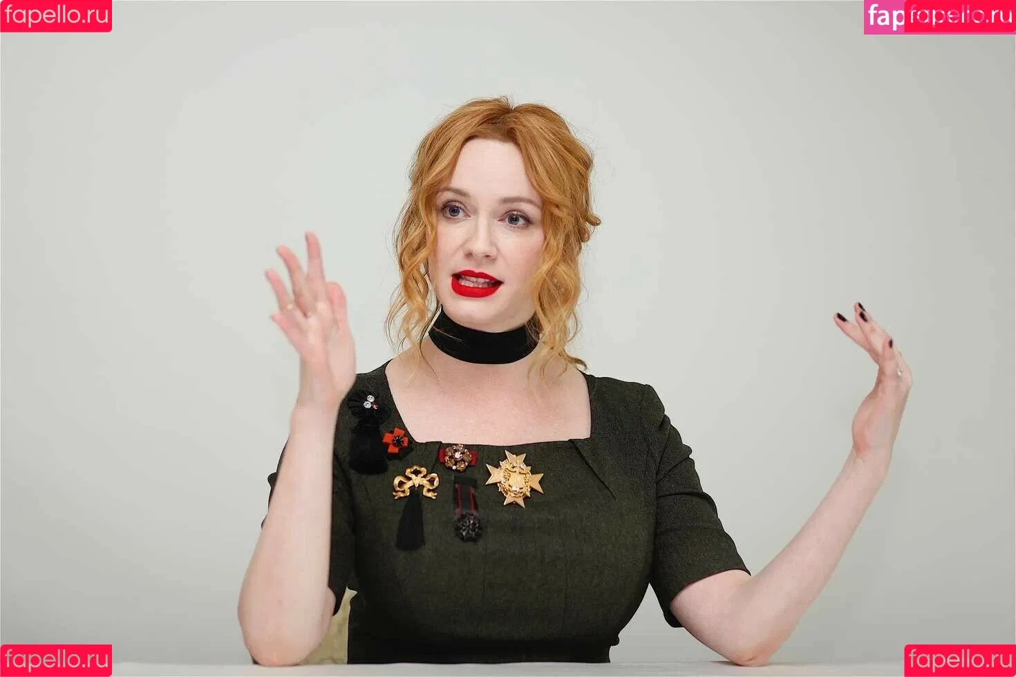 Christina Hendricks / actuallychristinahendricks Onlyfans Photo Gallery 