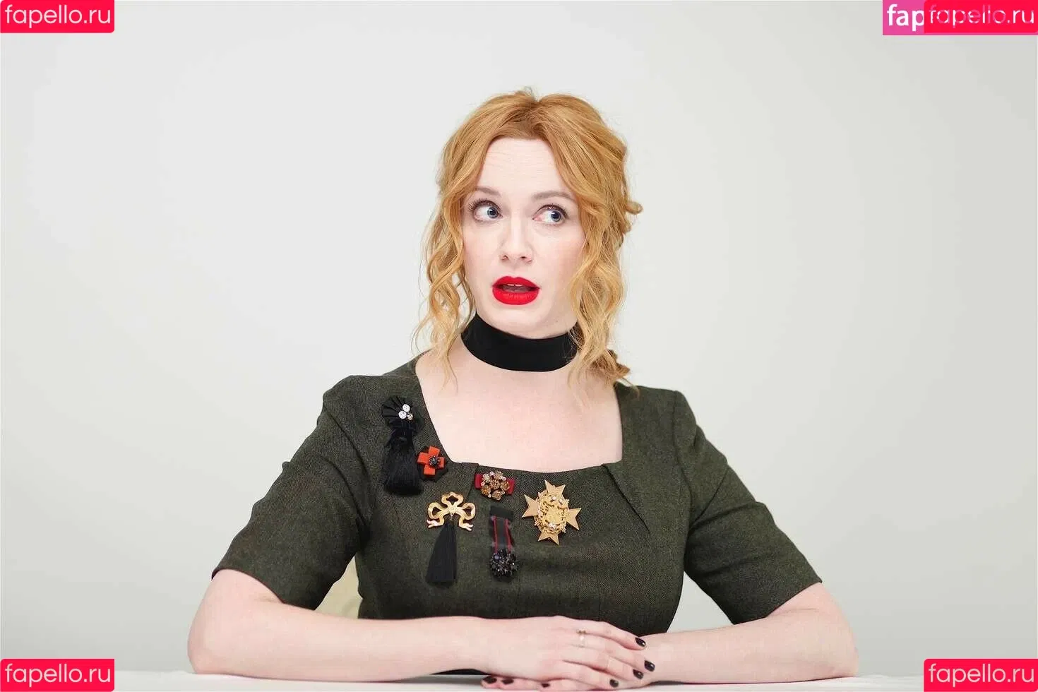 Christina Hendricks / actuallychristinahendricks Onlyfans Photo Gallery 