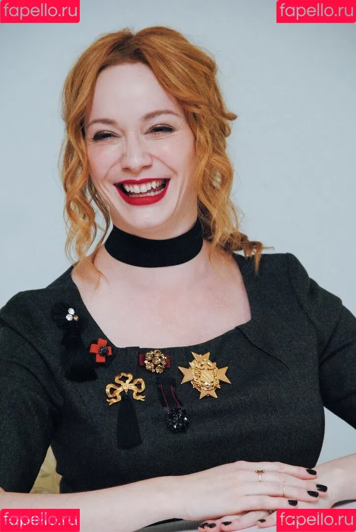 Christina Hendricks / actuallychristinahendricks Onlyfans Photo Gallery 