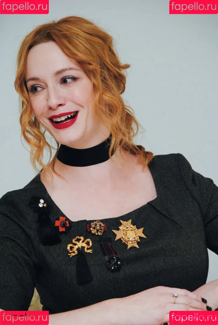 Christina Hendricks / actuallychristinahendricks Onlyfans Photo Gallery 