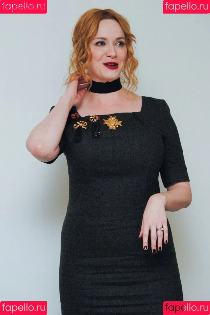 Christina Hendricks / actuallychristinahendricks Onlyfans Photo Gallery 