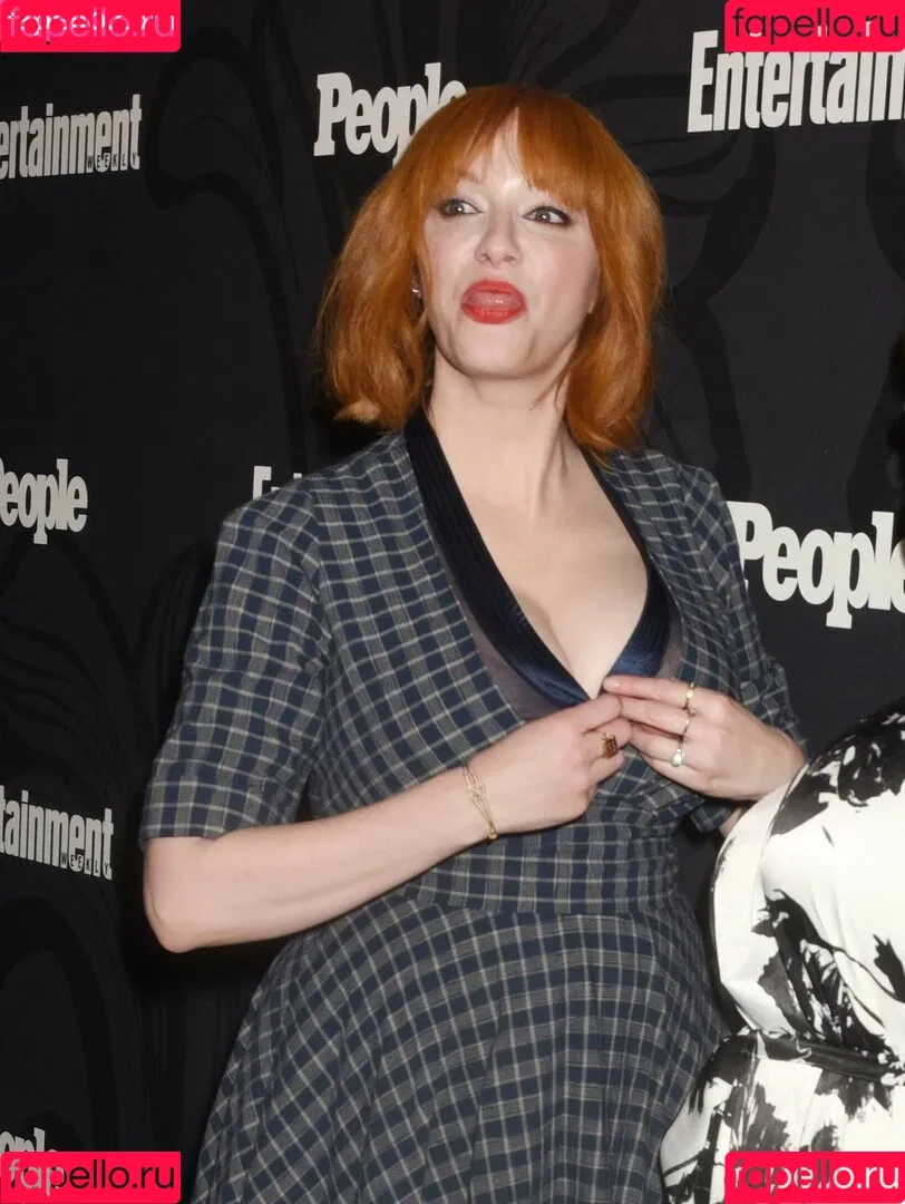 Christina Hendricks / actuallychristinahendricks Onlyfans Photo Gallery 