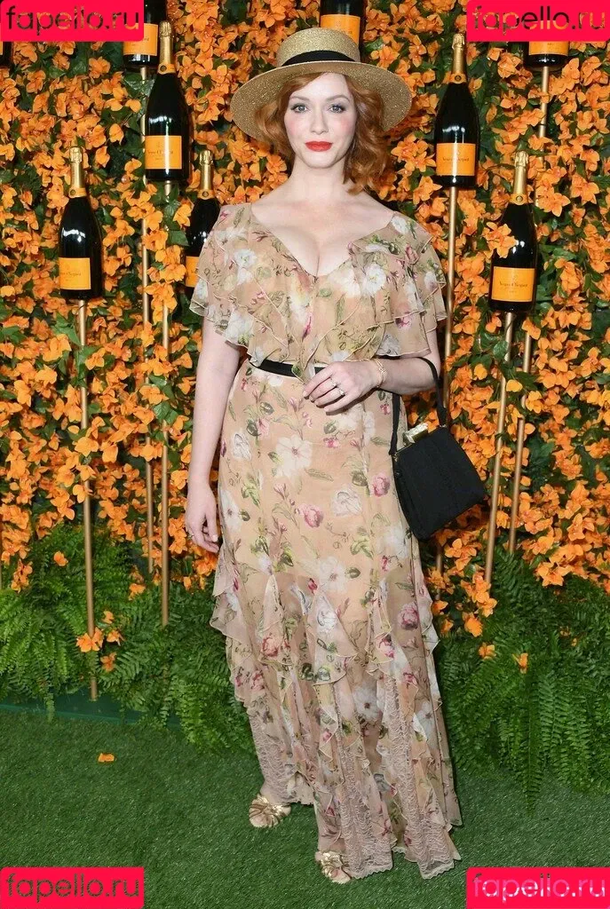 Christina Hendricks / actuallychristinahendricks Onlyfans Photo Gallery 