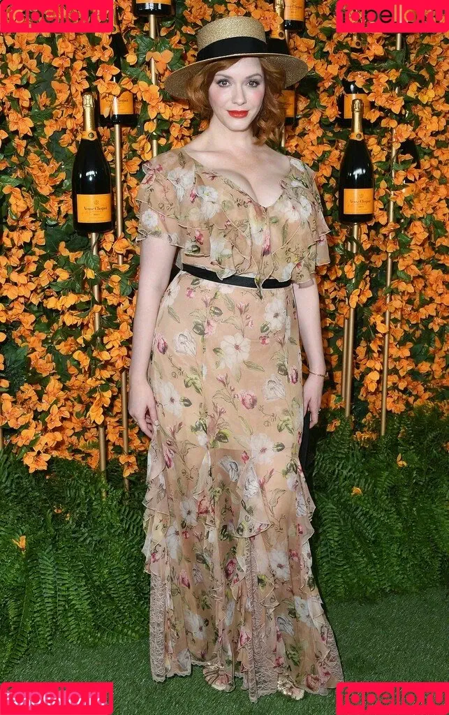 Christina Hendricks / actuallychristinahendricks Onlyfans Photo Gallery 