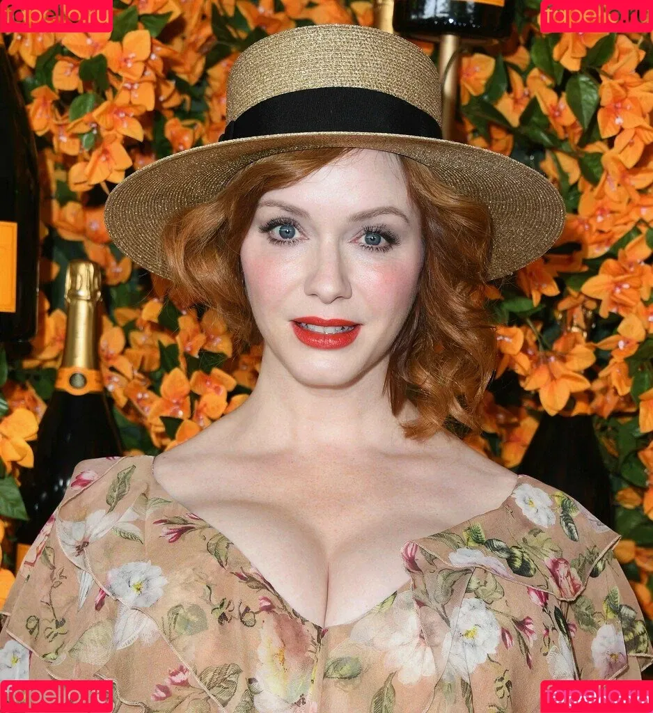 Christina Hendricks / actuallychristinahendricks Onlyfans Photo Gallery 