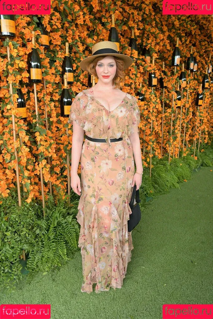 Christina Hendricks / actuallychristinahendricks Onlyfans Photo Gallery 