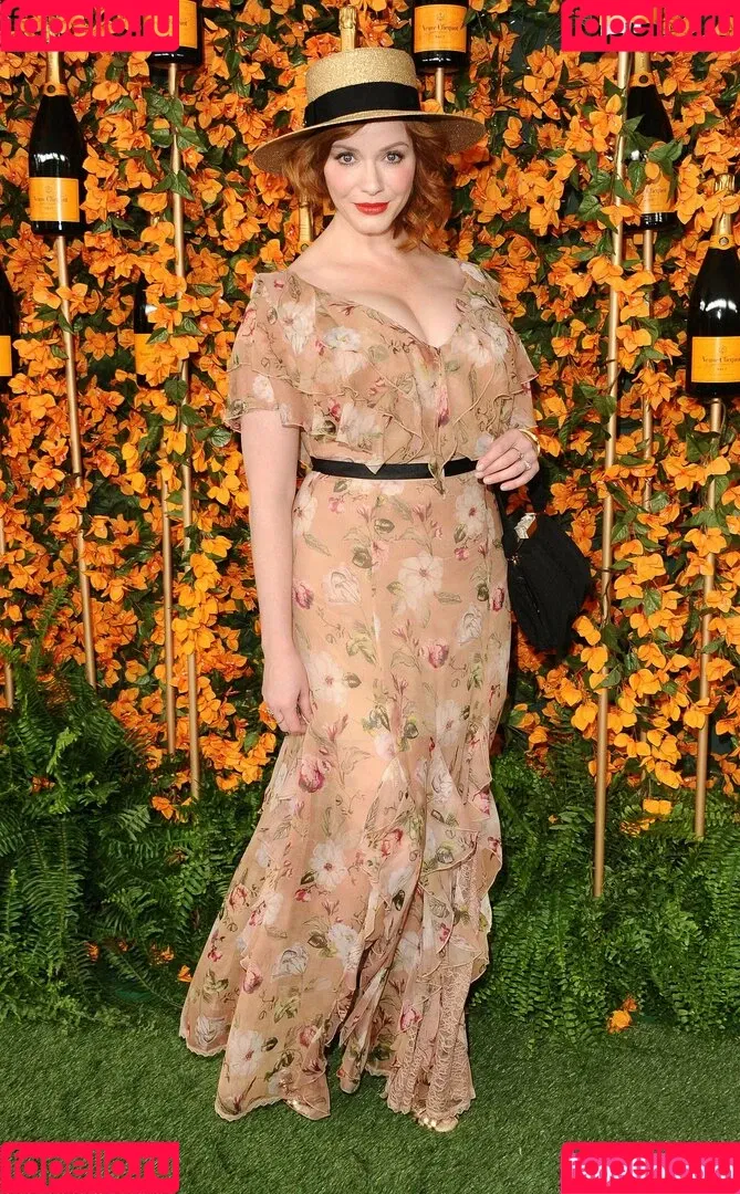 Christina Hendricks / actuallychristinahendricks Onlyfans Photo Gallery 