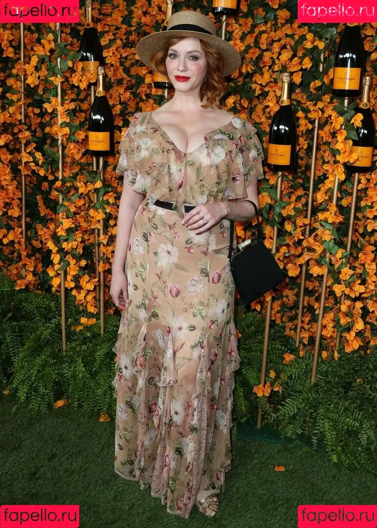 Christina Hendricks / actuallychristinahendricks Onlyfans Photo Gallery 