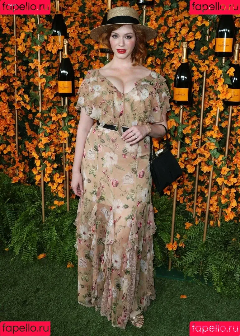 Christina Hendricks / actuallychristinahendricks Onlyfans Photo Gallery 