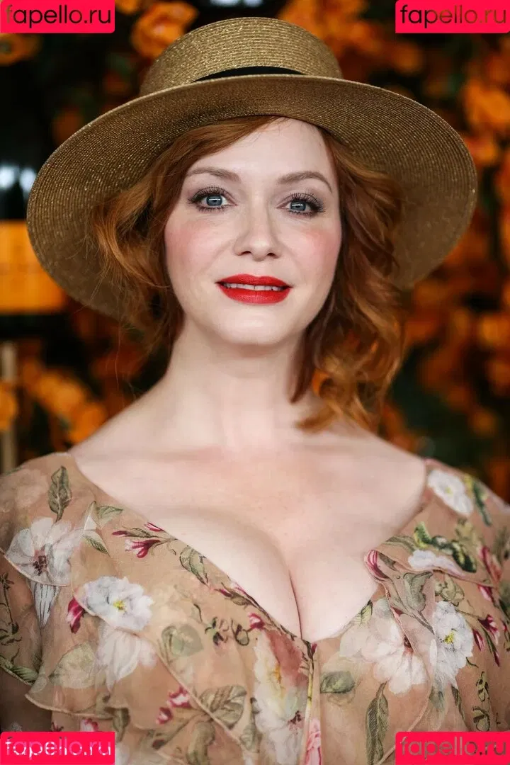 Christina Hendricks / actuallychristinahendricks Onlyfans Photo Gallery 