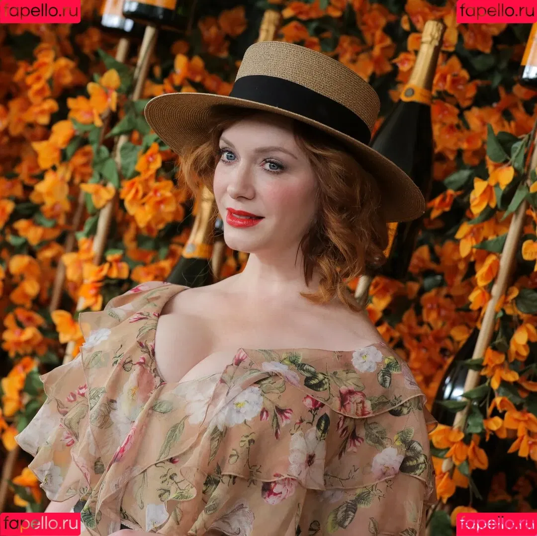 Christina Hendricks / actuallychristinahendricks Onlyfans Photo Gallery 