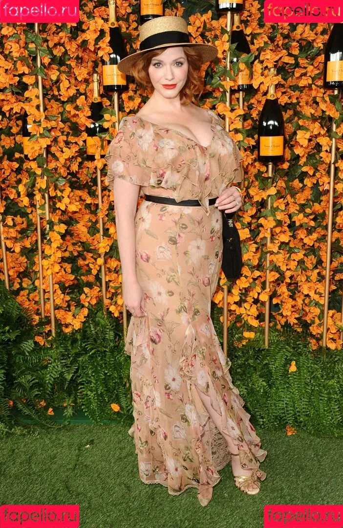 Christina Hendricks / actuallychristinahendricks Onlyfans Photo Gallery 