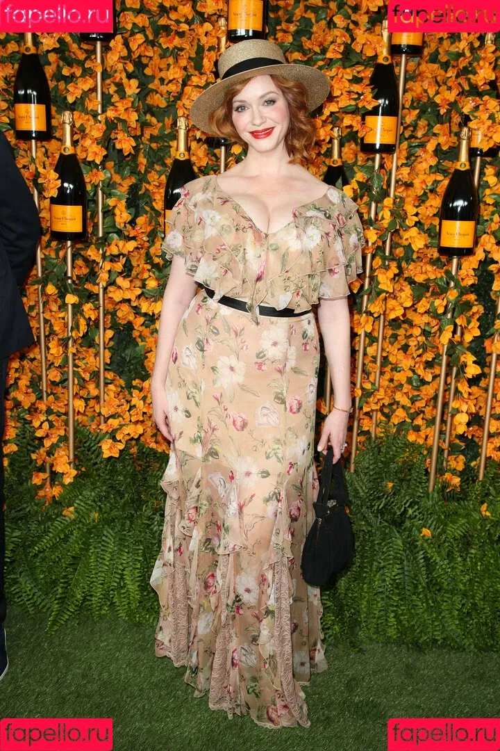 Christina Hendricks / actuallychristinahendricks Onlyfans Photo Gallery 