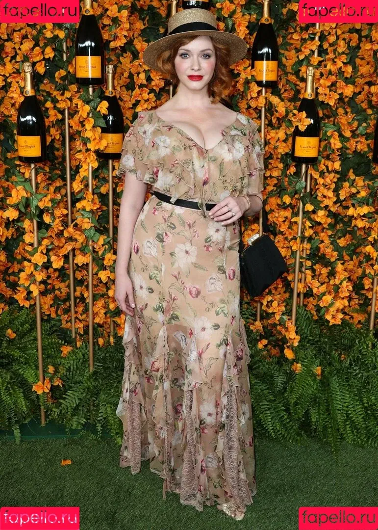 Christina Hendricks / actuallychristinahendricks Onlyfans Photo Gallery 