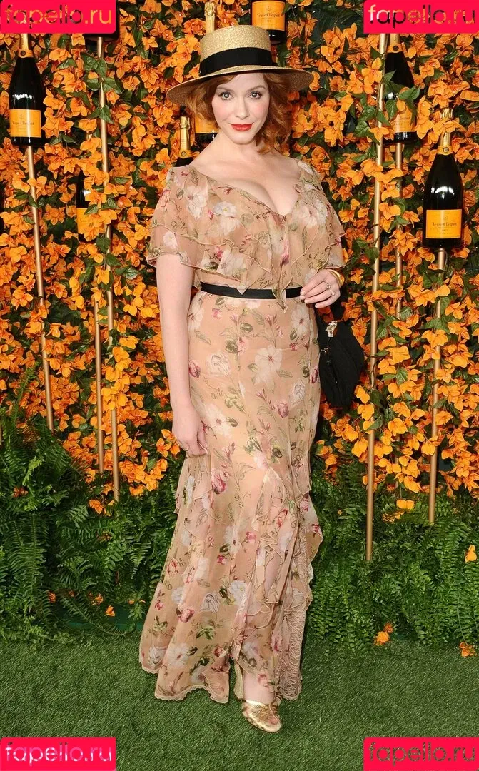 Christina Hendricks / actuallychristinahendricks Onlyfans Photo Gallery 