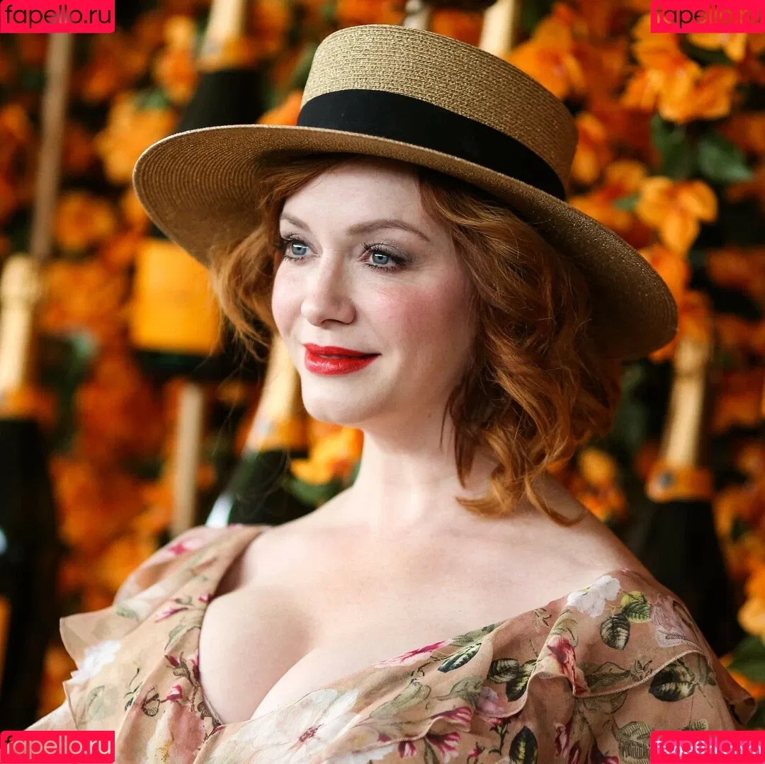 Christina Hendricks / actuallychristinahendricks Onlyfans Photo Gallery 