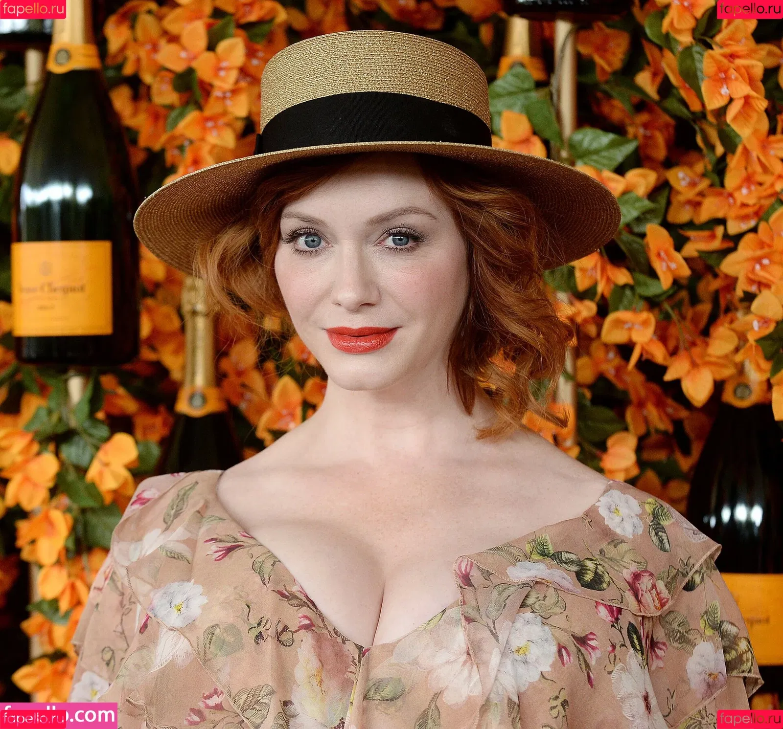 Christina Hendricks / actuallychristinahendricks Onlyfans Photo Gallery 