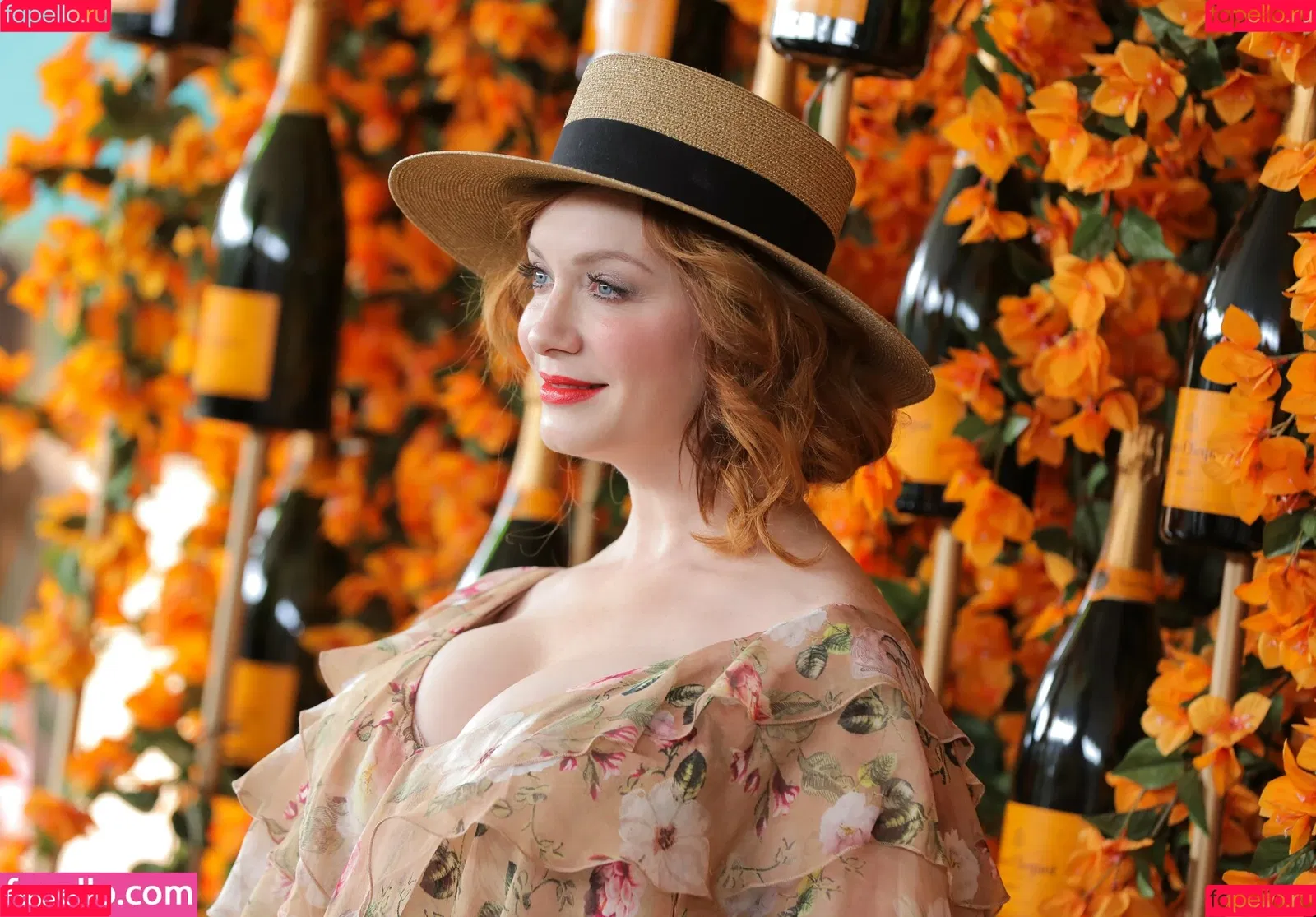 Christina Hendricks / actuallychristinahendricks Onlyfans Photo Gallery 