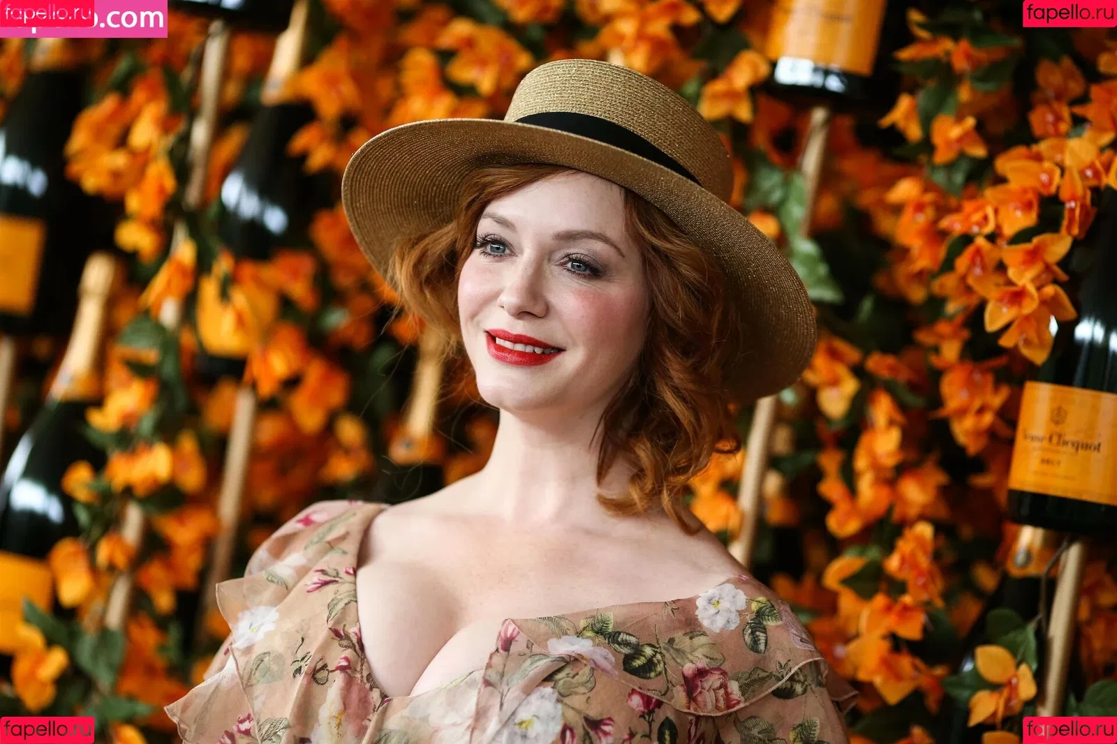 Christina Hendricks / actuallychristinahendricks Onlyfans Photo Gallery 