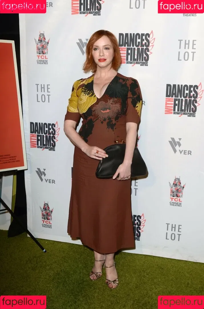 Christina Hendricks / actuallychristinahendricks Onlyfans Photo Gallery 
