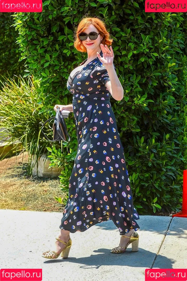 Christina Hendricks / actuallychristinahendricks Onlyfans Photo Gallery 