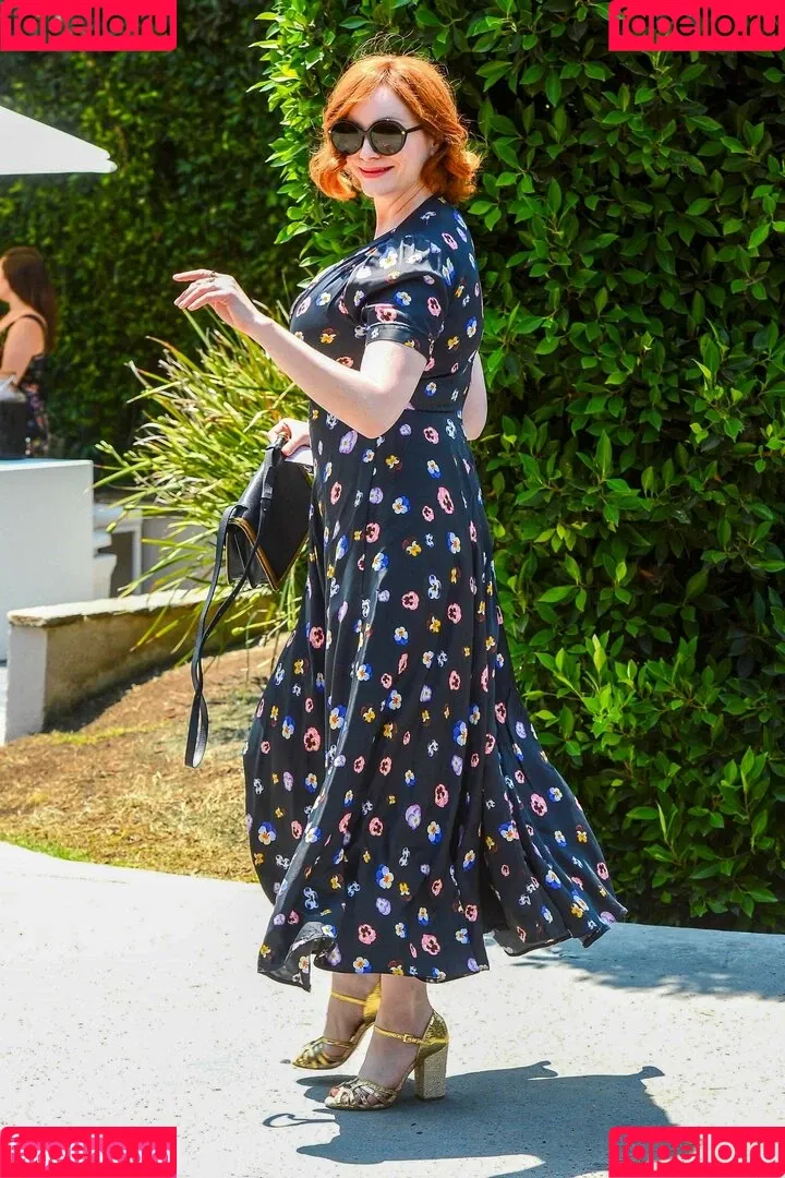 Christina Hendricks / actuallychristinahendricks Onlyfans Photo Gallery 