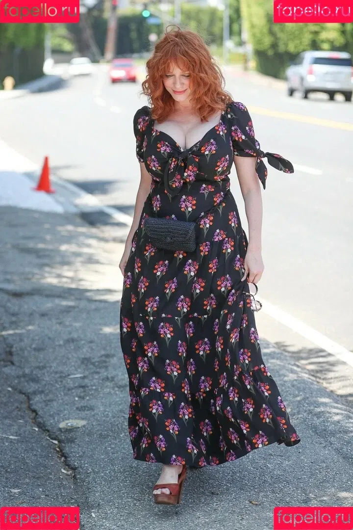 Christina Hendricks / actuallychristinahendricks Onlyfans Photo Gallery 