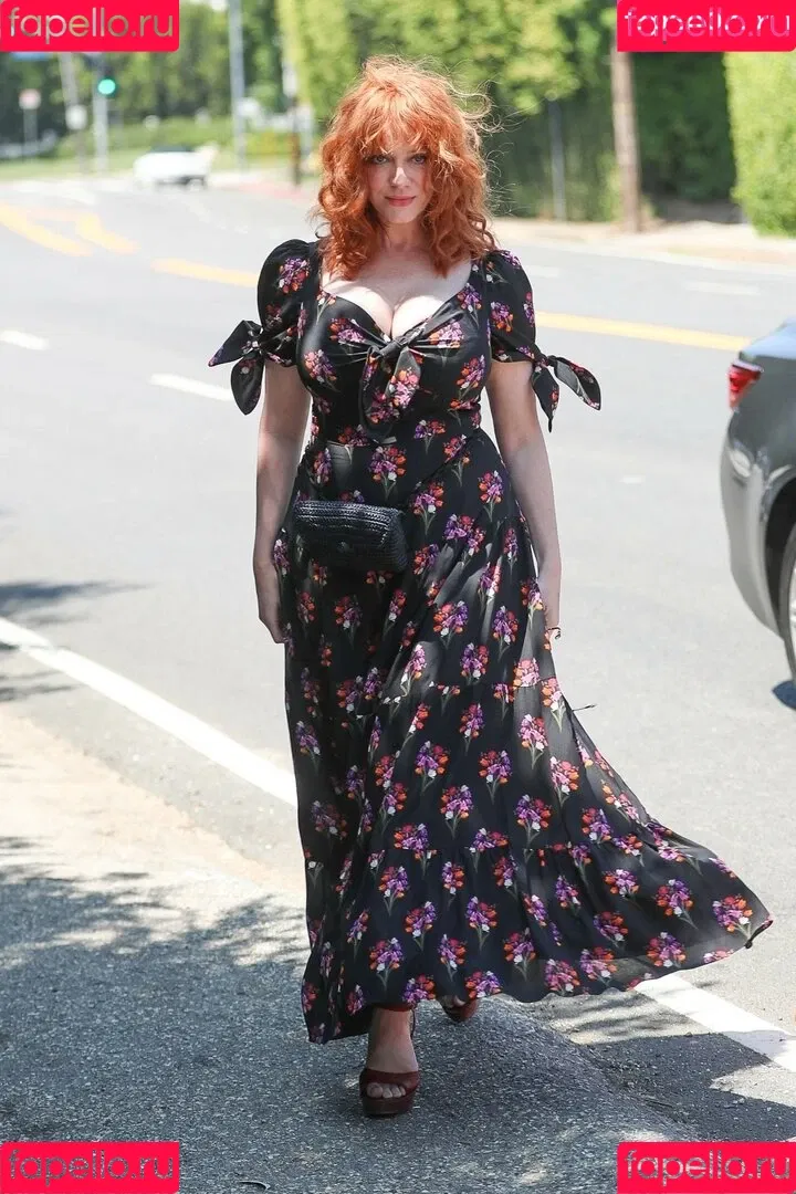 Christina Hendricks / actuallychristinahendricks Onlyfans Photo Gallery 