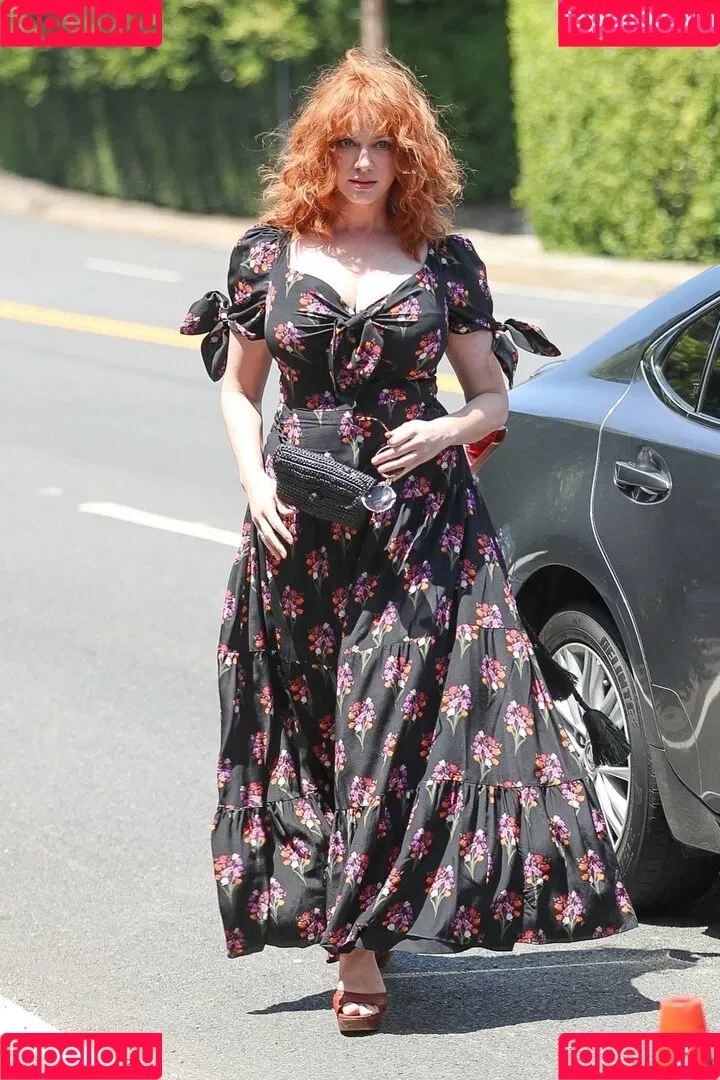 Christina Hendricks / actuallychristinahendricks Onlyfans Photo Gallery 