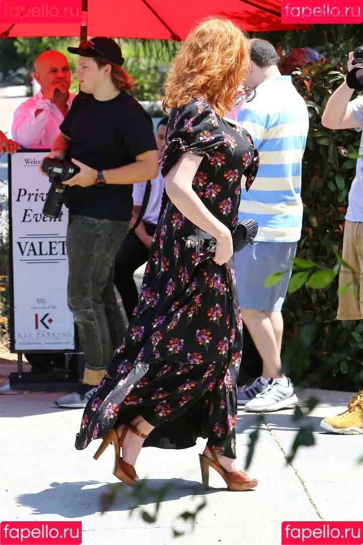Christina Hendricks / actuallychristinahendricks Onlyfans Photo Gallery 