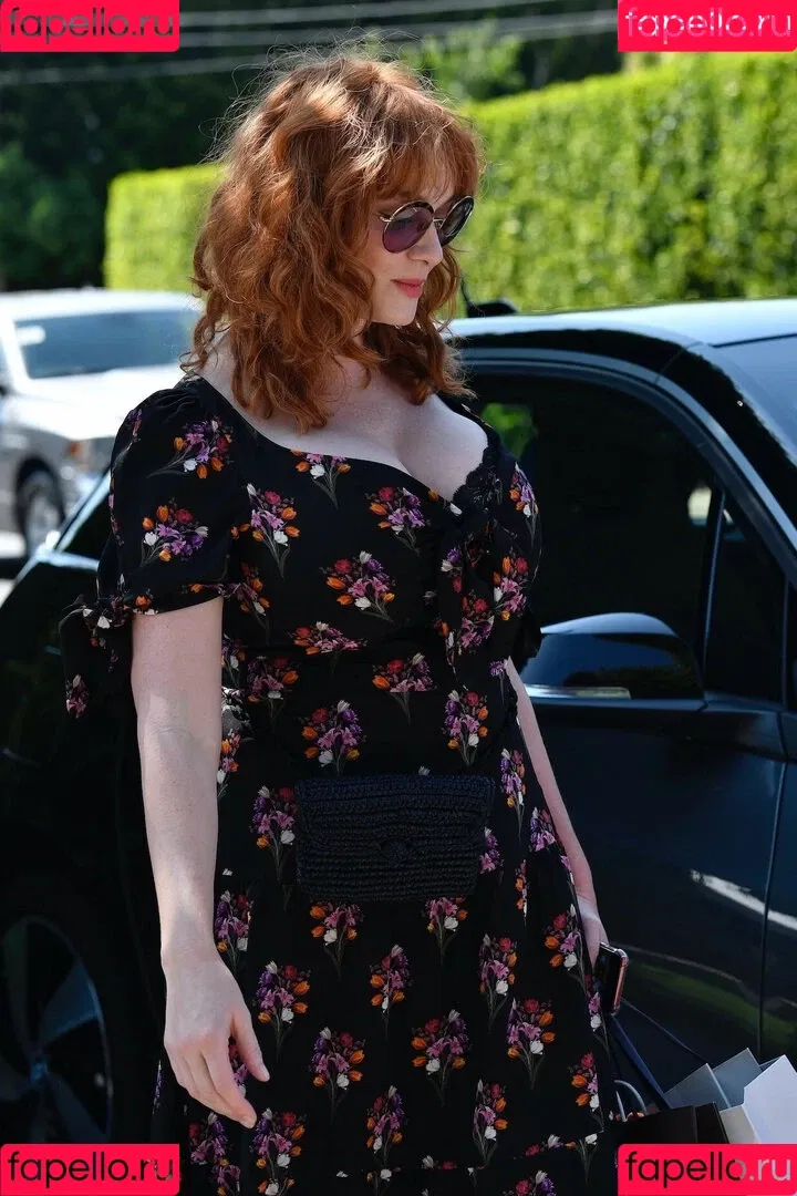 Christina Hendricks / actuallychristinahendricks Onlyfans Photo Gallery 