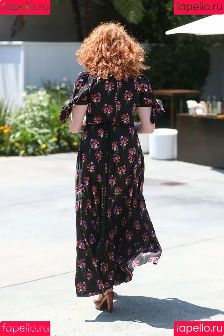 Christina Hendricks / actuallychristinahendricks Onlyfans Photo Gallery 