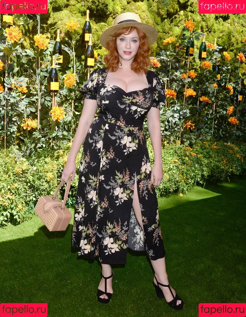 Christina Hendricks / actuallychristinahendricks Onlyfans Photo Gallery 