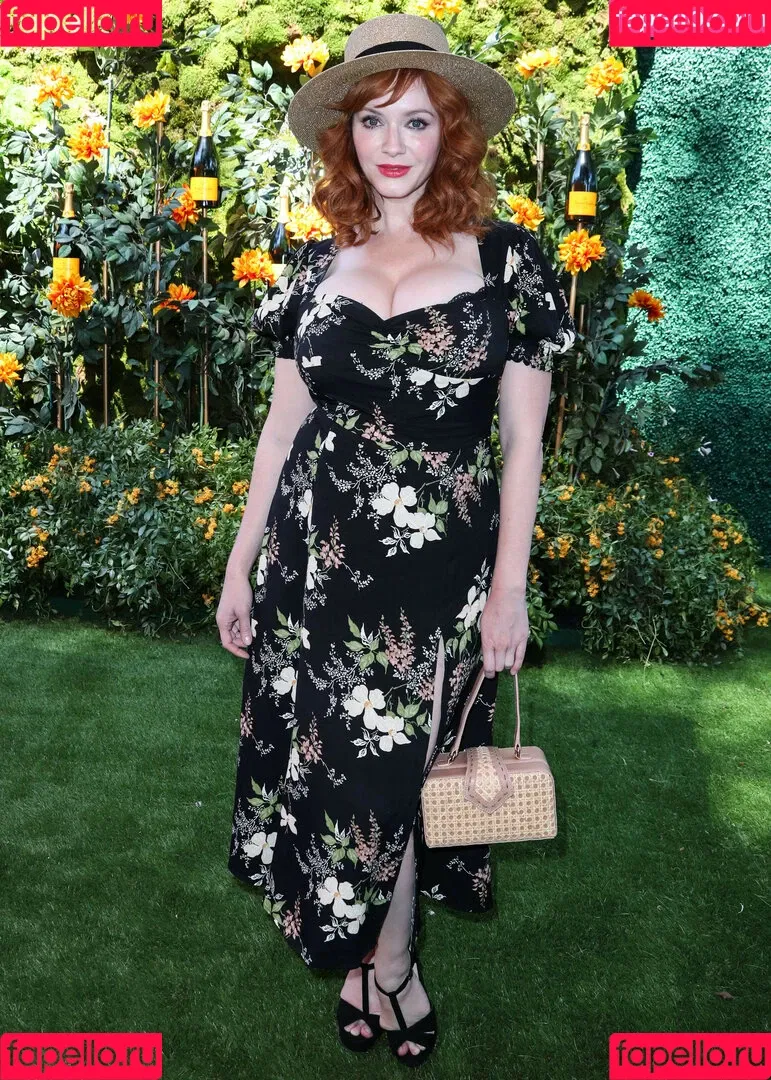 Christina Hendricks / actuallychristinahendricks Onlyfans Photo Gallery 