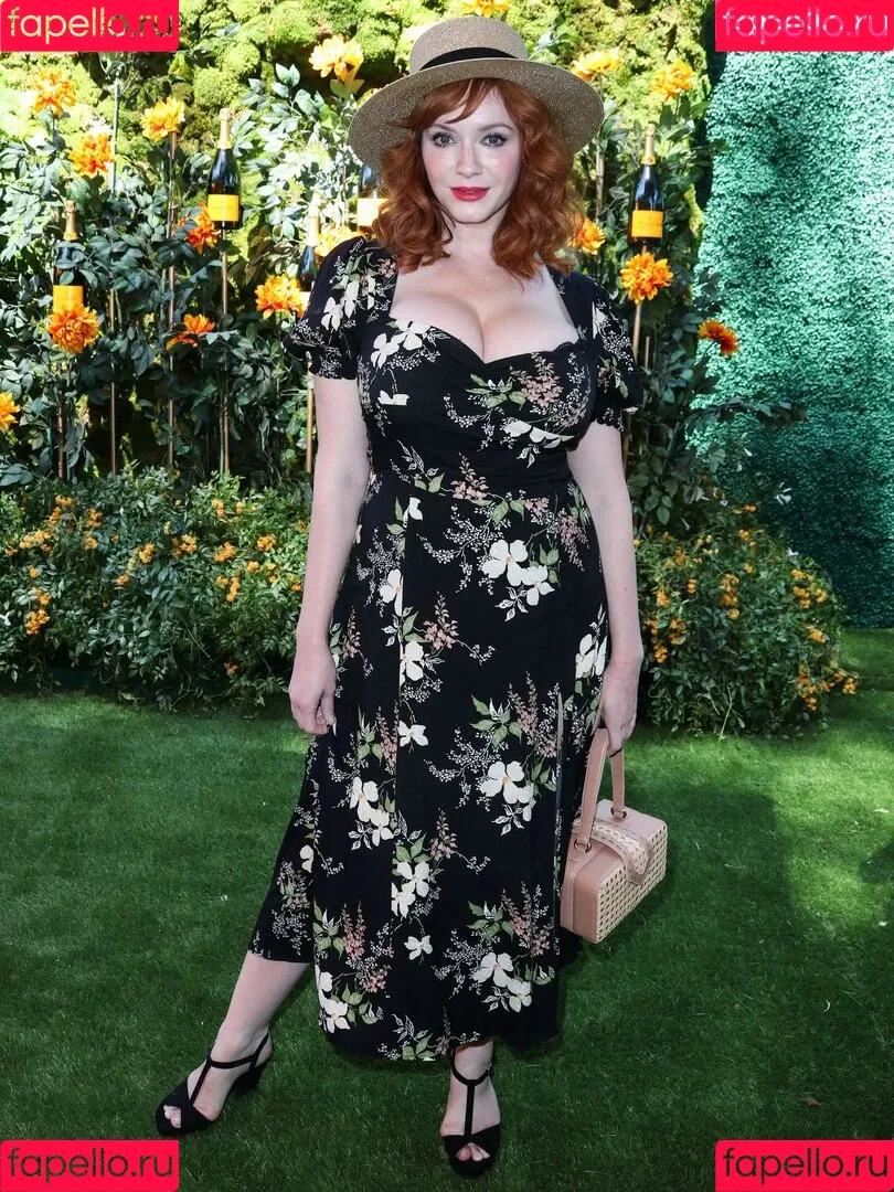 Christina Hendricks / actuallychristinahendricks Onlyfans Photo Gallery 