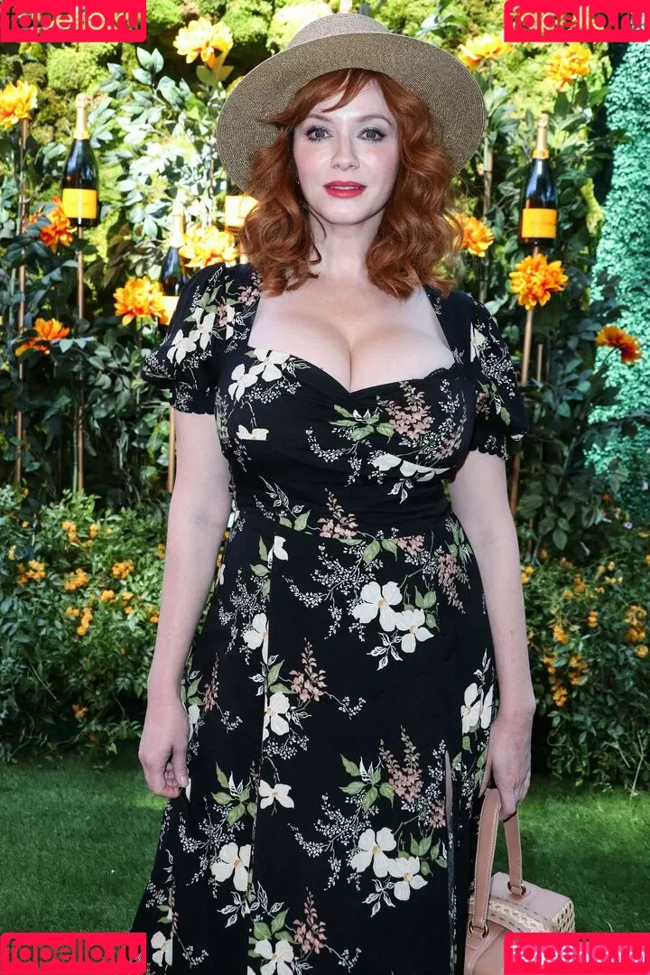 Christina Hendricks / actuallychristinahendricks Onlyfans Photo Gallery 