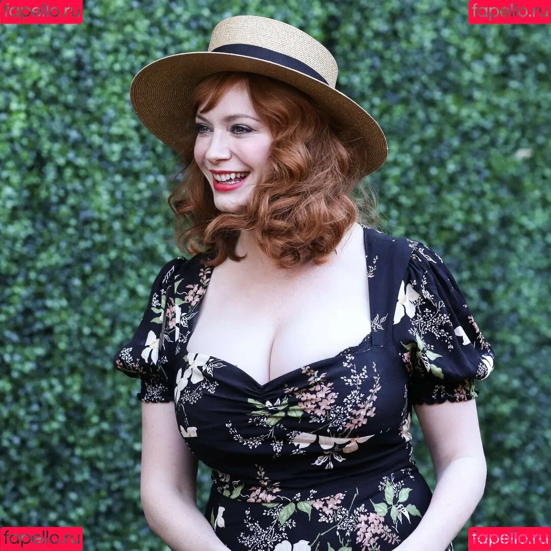 Christina Hendricks / actuallychristinahendricks Onlyfans Photo Gallery 