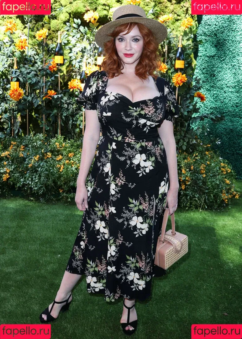 Christina Hendricks / actuallychristinahendricks Onlyfans Photo Gallery 