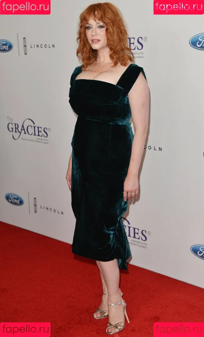Christina Hendricks / actuallychristinahendricks Onlyfans Photo Gallery 