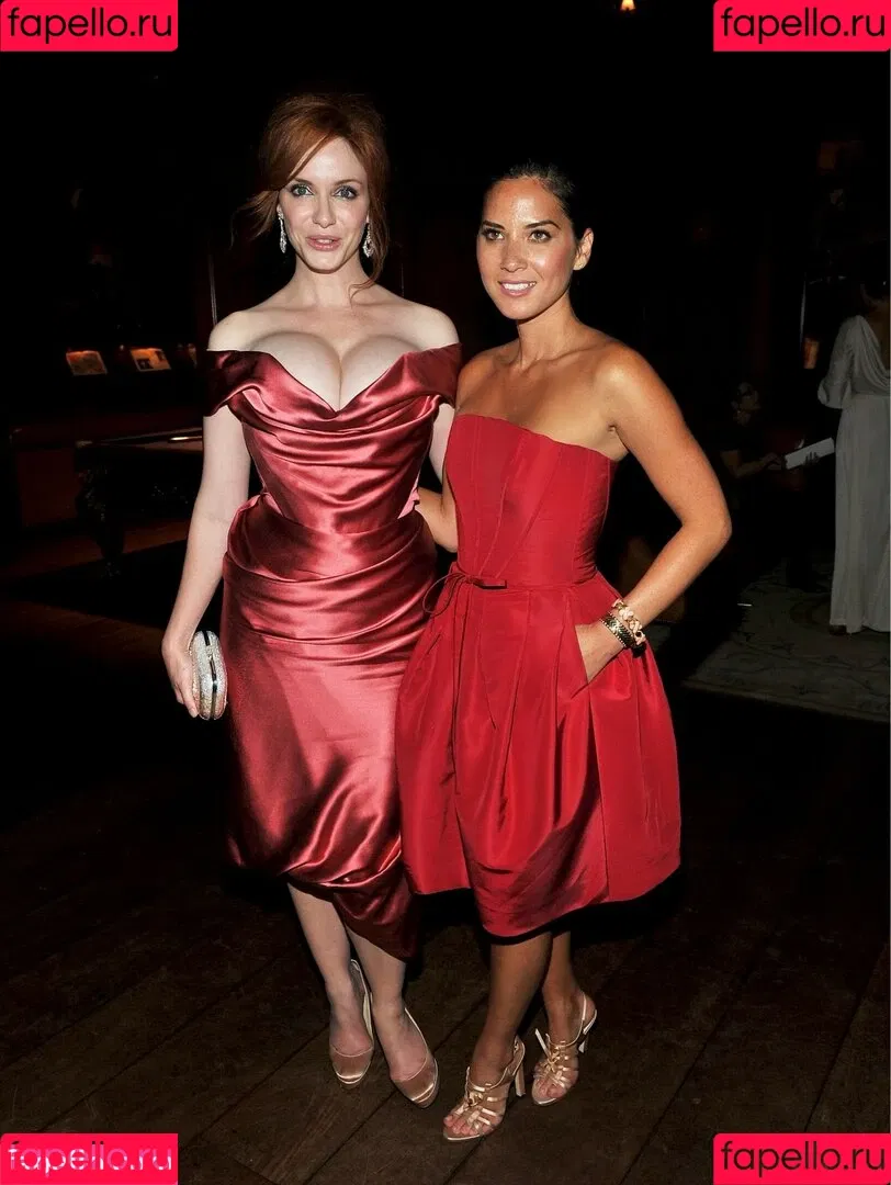 Christina Hendricks / actuallychristinahendricks Onlyfans Photo Gallery 