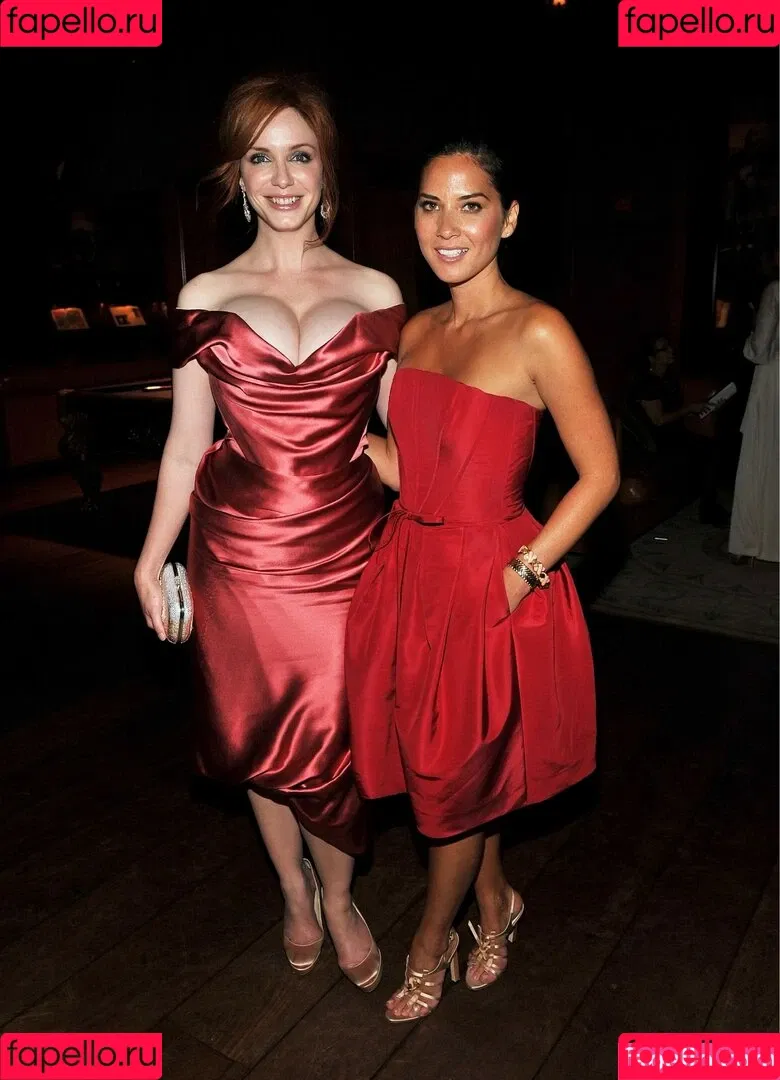 Christina Hendricks / actuallychristinahendricks Onlyfans Photo Gallery 