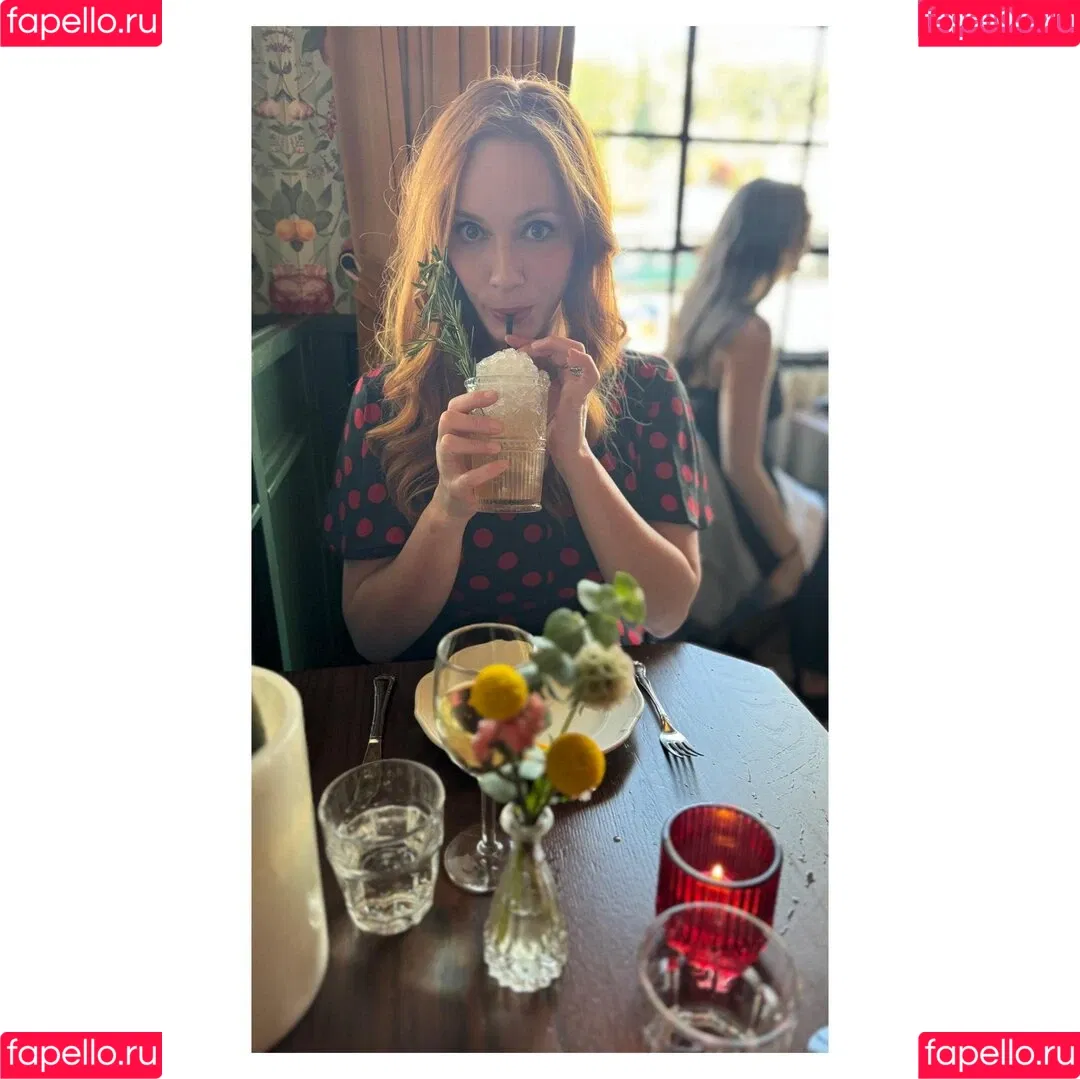 Christina Hendricks / actuallychristinahendricks Onlyfans Photo Gallery 