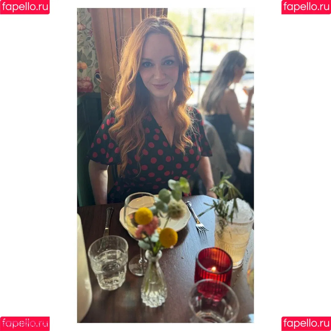 Christina Hendricks / actuallychristinahendricks Onlyfans Photo Gallery 