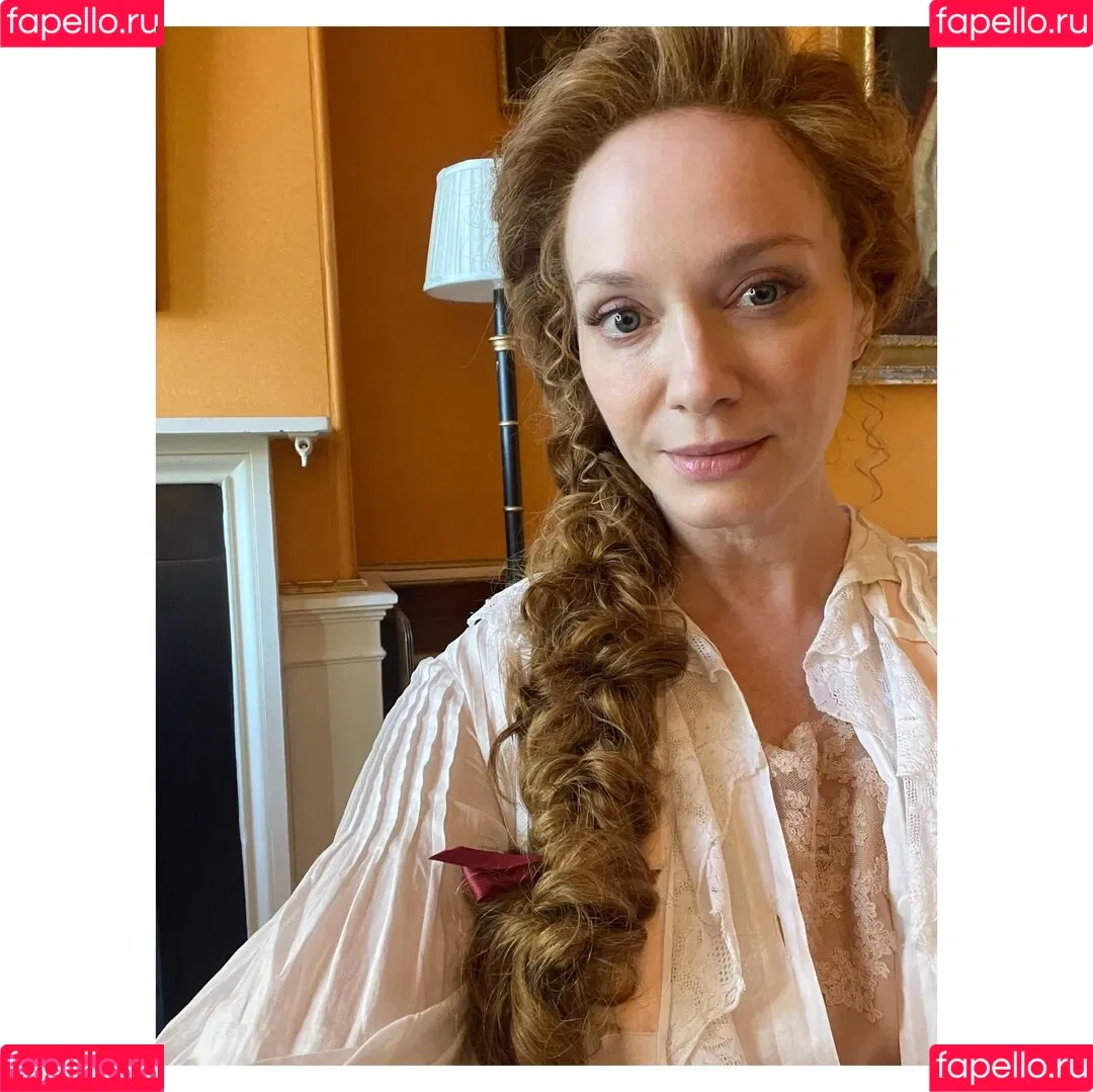 Christina Hendricks / actuallychristinahendricks Onlyfans Photo Gallery 